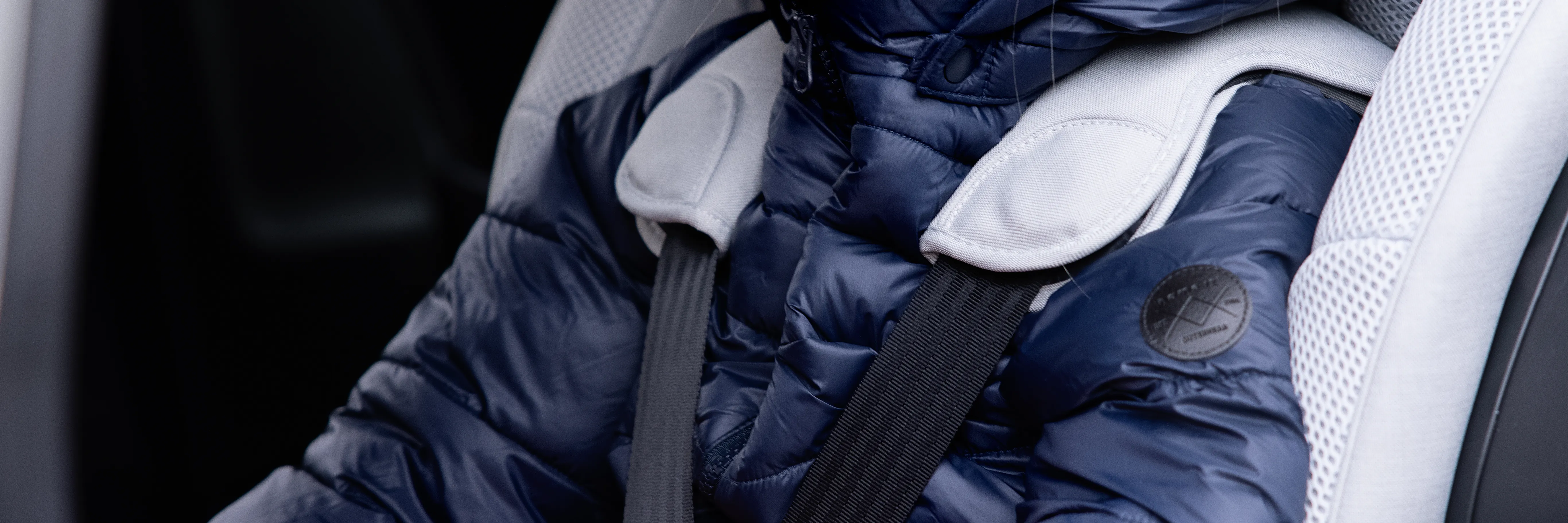 Why you should never leave your child in a jacket in a car seat